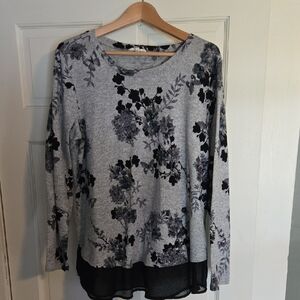 Maurices Gray Floral Long Sleeve Top